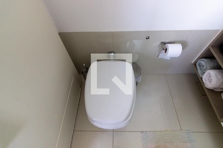 Casa de condomínio para alugar com 412m², 5 quartos e 4 vagasBanheiro da Suíte 2