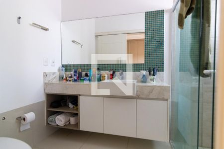 Casa de condomínio para alugar com 412m², 5 quartos e 4 vagasBanheiro da Suíte 2