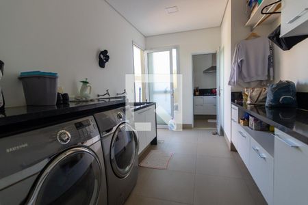 Casa de condomínio para alugar com 412m², 5 quartos e 4 vagasÁrea de Serviço