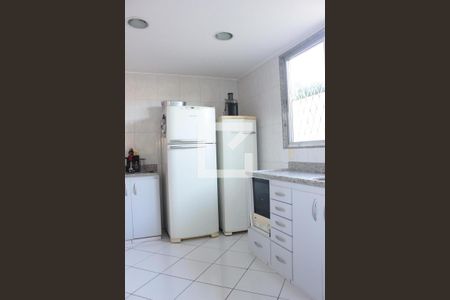 Casa à venda com 231m², 3 quartos e 2 vagasCozinha