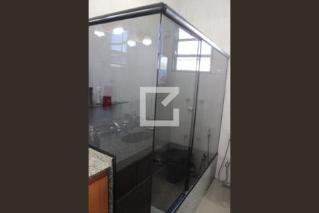 Casa à venda com 231m², 3 quartos e 2 vagasBanheiro da suíte