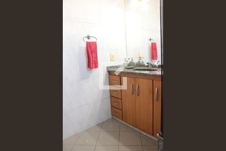 Casa à venda com 231m², 3 quartos e 2 vagasBanheiro da suíte