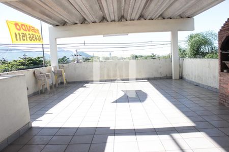 Casa à venda com 231m², 3 quartos e 2 vagasTerraço