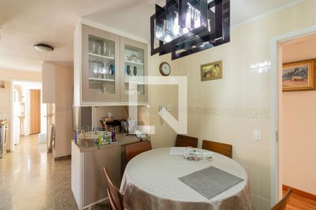 Apartamento à venda com 430m², 4 quartos e 4 vagasCopa