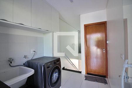 Casa à venda com 286m², 3 quartos e 4 vagasLavanderia