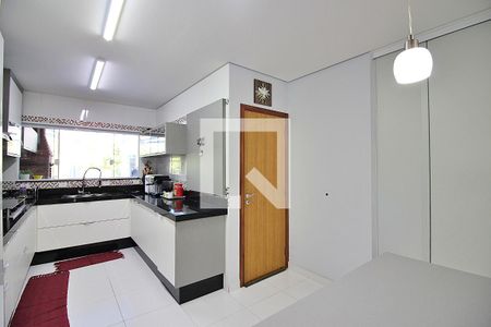 Casa à venda com 286m², 3 quartos e 4 vagasCozinha