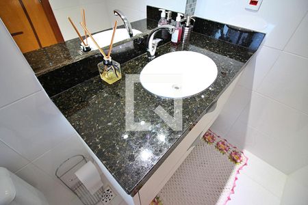 Casa à venda com 286m², 3 quartos e 4 vagasBanheiro do Quarto 1 - Suíte
