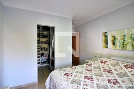 Casa à venda com 286m², 3 quartos e 4 vagasQuarto 1 - Suíte