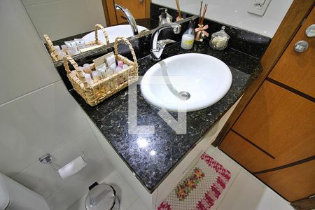 Casa à venda com 286m², 3 quartos e 4 vagasBanheiro Social