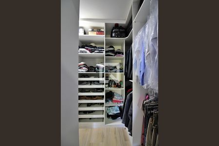 Casa à venda com 286m², 3 quartos e 4 vagasCloset do  Quarto 1 - Suíte