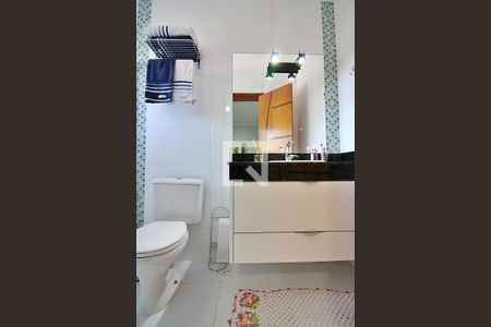 Casa à venda com 286m², 3 quartos e 4 vagasBanheiro do Quarto 1 - Suíte