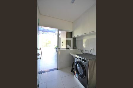 Casa à venda com 286m², 3 quartos e 4 vagasLavanderia