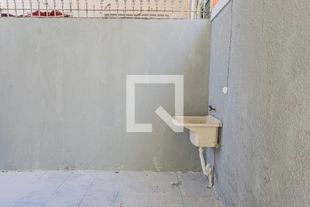 Casa para alugar com 50m², 2 quartos e 2 vagasÁrea de serviço e quintal