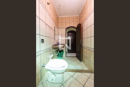 Casa à venda com 210m², 3 quartos e sem vagaBanheiro 2