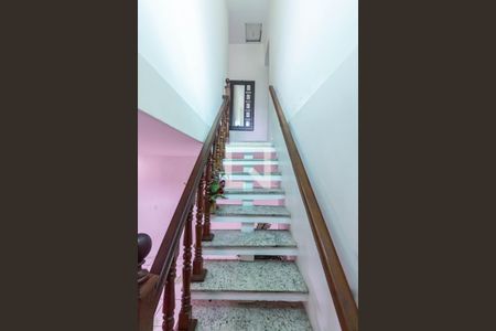 Casa à venda com 210m², 3 quartos e sem vagaEscada