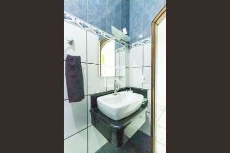 Casa à venda com 210m², 3 quartos e sem vagaBanheiro