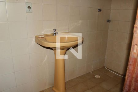 Casa para alugar com 361m², 5 quartos e 3 vagasBanheiro de Serviço