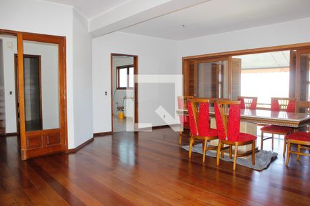 Sala de casa para alugar com 4 quartos, 361m² em Nonoai, Porto Alegre