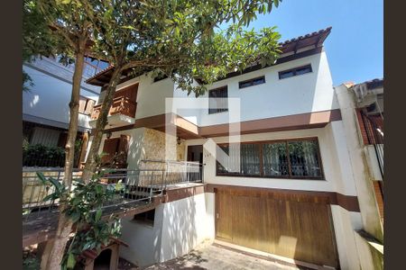 Casa para alugar com 361m², 5 quartos e 3 vagasFachada