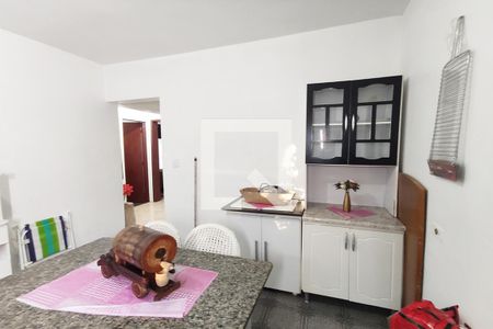 Casa à venda com 180m², 3 quartos e 2 vagas Casa à venda com 180m², 3 quartos e 2 vagasCozinha