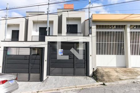Casa à venda com 120m², 3 quartos e 2 vagasFachada