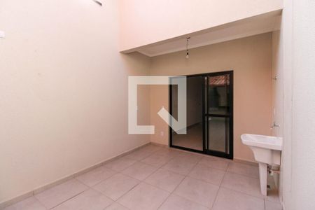 Casa à venda com 120m², 3 quartos e 2 vagasÁrea de Serviço