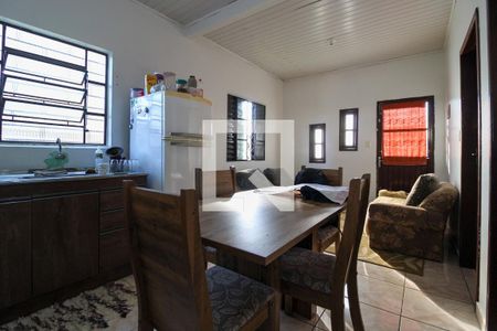 Sala de casa à venda com 4 quartos, 220m² em Mathias Velho, Canoas
