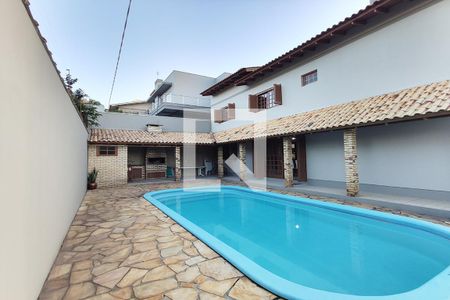 Casa à venda com 284m², 3 quartos e 5 vagasArea esterna - Picina