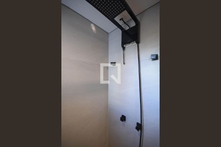 Apartamento para alugar com 63m², 1 quarto e 1 vaga Apartamento para alugar com 63m², 1 quarto e 1 vagaChuveiro do banheiro da suíte