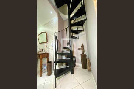 Apartamento à venda com 110m², 3 quartos e sem vagaEscada