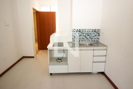 Cozinha de kitnet/studio para alugar com 1 quarto, 29m² em Santana, Porto Alegre