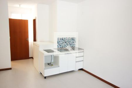 Cozinha de kitnet/studio para alugar com 1 quarto, 29m² em Santana, Porto Alegre