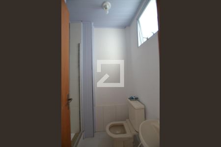 Banheiro de kitnet/studio para alugar com 1 quarto, 29m² em Santana, Porto Alegre
