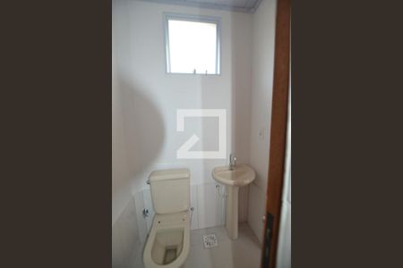 Banheiro de kitnet/studio para alugar com 1 quarto, 29m² em Santana, Porto Alegre