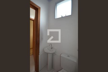 Banheiro de kitnet/studio para alugar com 1 quarto, 29m² em Santana, Porto Alegre