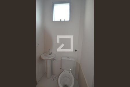 Banheiro de kitnet/studio para alugar com 1 quarto, 29m² em Santana, Porto Alegre