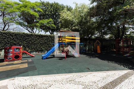 Apartamento à venda com 102m², 3 quartos e 1 vaga Apartamento à venda com 102m², 3 quartos e 1 vagaPlayground