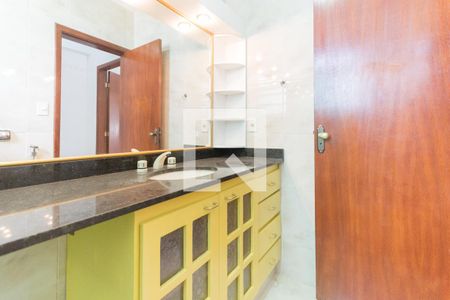 Apartamento para alugar com 65m², 2 quartos e sem vagaBanheiro