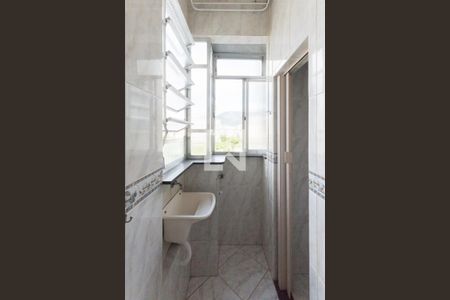 Apartamento para alugar com 65m², 2 quartos e sem vagaCozinha e Área de Serviço