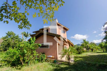 Casa para alugar com 240m², 4 quartos e 2 vagas Casa para alugar com 240m², 4 quartos e 2 vagasFachada