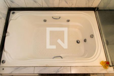 Casa à venda com 140m², 2 quartos e 2 vagasBanheiro da Suíte - Banheira