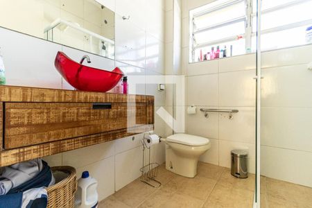 Banheiro da Suíte 1 de casa à venda com 8 quartos, 308m² em Vila Buarque, São Paulo