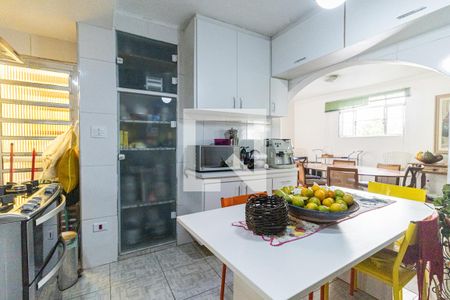 Casa à venda com 308m², 8 quartos e 4 vagasCozinha