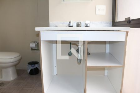 Apartamento para alugar com 226m², 4 quartos e 2 vagasBanheiro Suíte 2