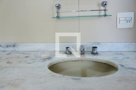 Apartamento para alugar com 226m², 4 quartos e 2 vagasBanheiro Suíte