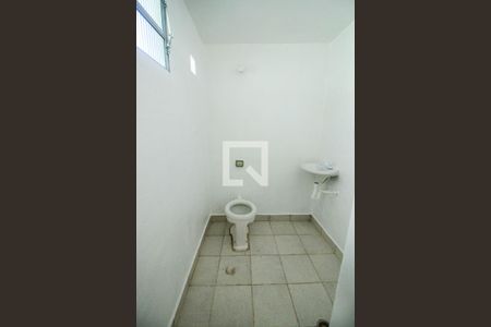 banheiro de casa para alugar com 1 quarto, 40m² em Parque Peruche, São Paulo