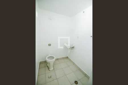 banheiro de casa para alugar com 1 quarto, 40m² em Parque Peruche, São Paulo