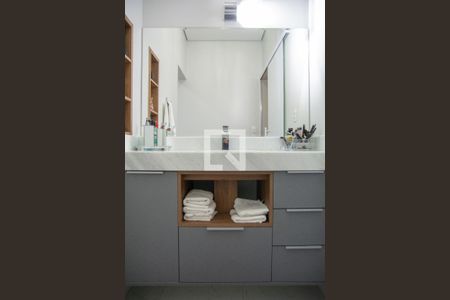 Casa à venda com 190m², 2 quartos e 4 vagasBanheiro da Suíte 2