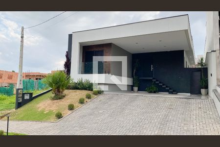 Casa à venda com 190m², 2 quartos e 4 vagasFachada
