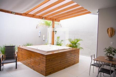 Casa à venda com 190m², 2 quartos e 4 vagasQuintal